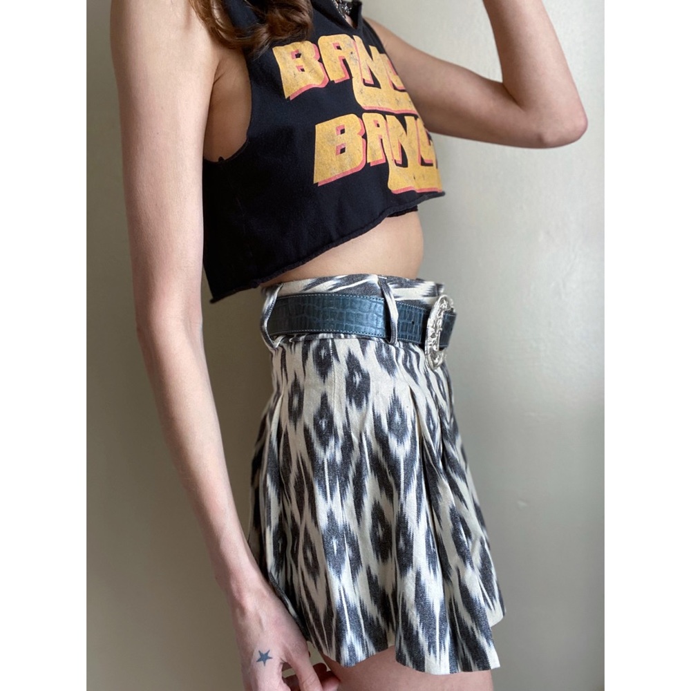 Alice and Olivia shorts - Picture 2 of 8